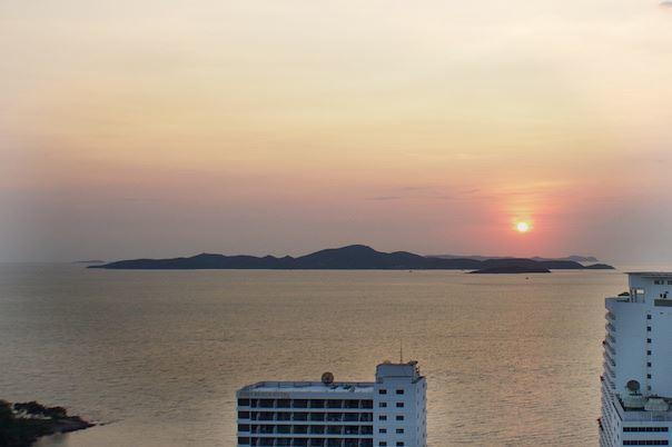The Cliff Residence Condo Pattaya Kamer foto